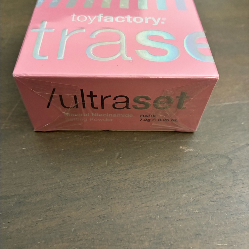 Toy Factory Trase Ultra Set Powder Dark vegan & cruelty free New In Box - Picture 2 of 4